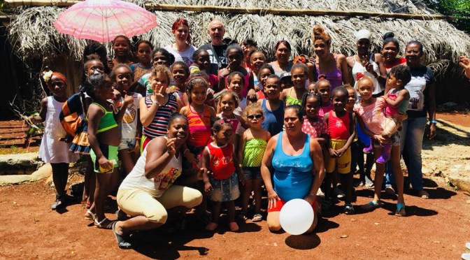 UN DIMANCHE DE GOÛTER ET DONATION AU CENTRE D’ACCUEIL MISÉRICORDE DIVINE DE CUBA GRACE A DES GÉNÉREUX BRETONS.